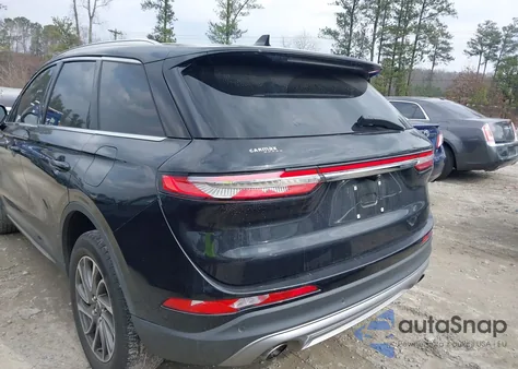 2021 Lincoln Corsair Standard z USA, uszkodzony, nr VIN 5LMCJ1D93MUL24365